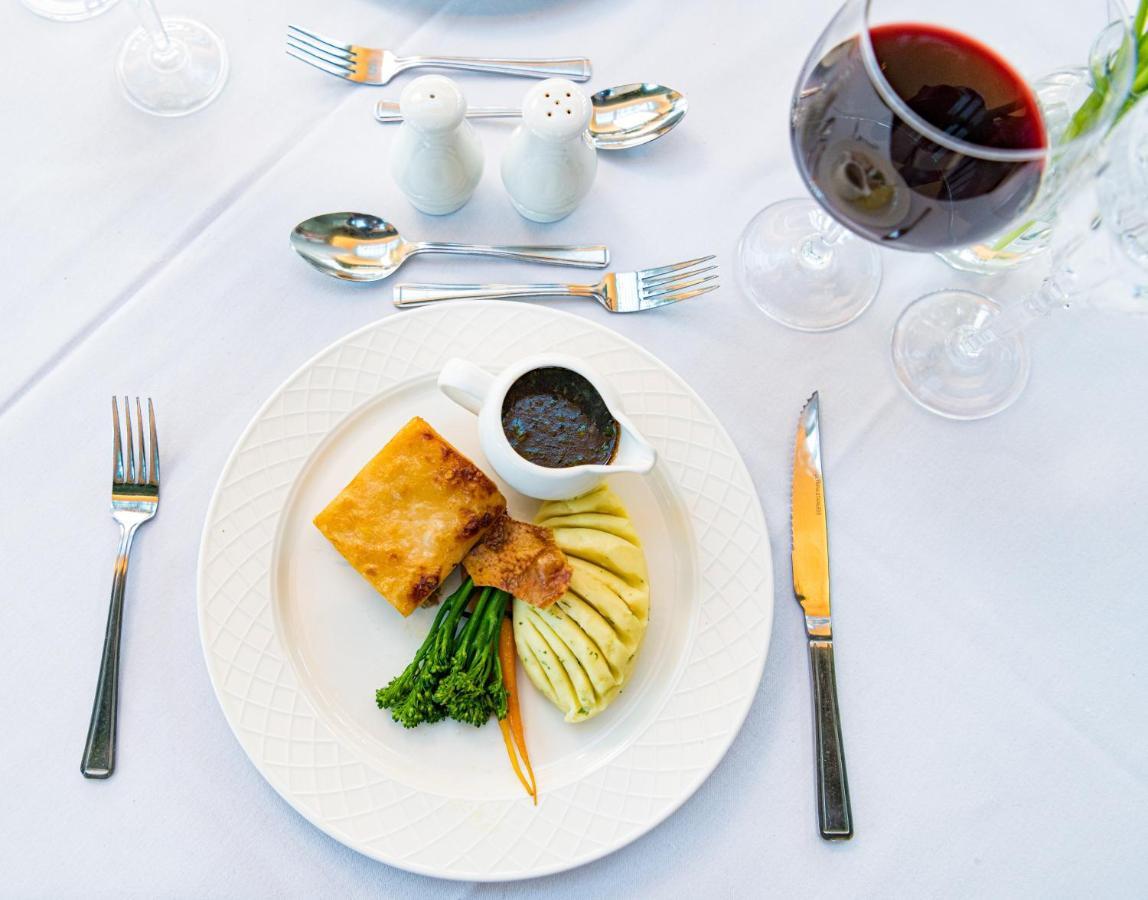 The Elvetham Hotel Hartley Wintney Extérieur photo