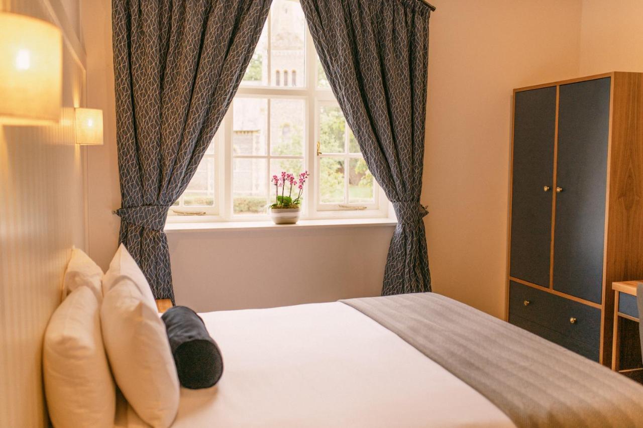 The Elvetham Hotel Hartley Wintney Extérieur photo