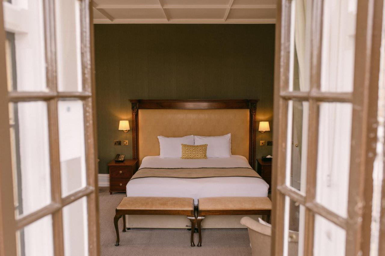 The Elvetham Hotel Hartley Wintney Extérieur photo