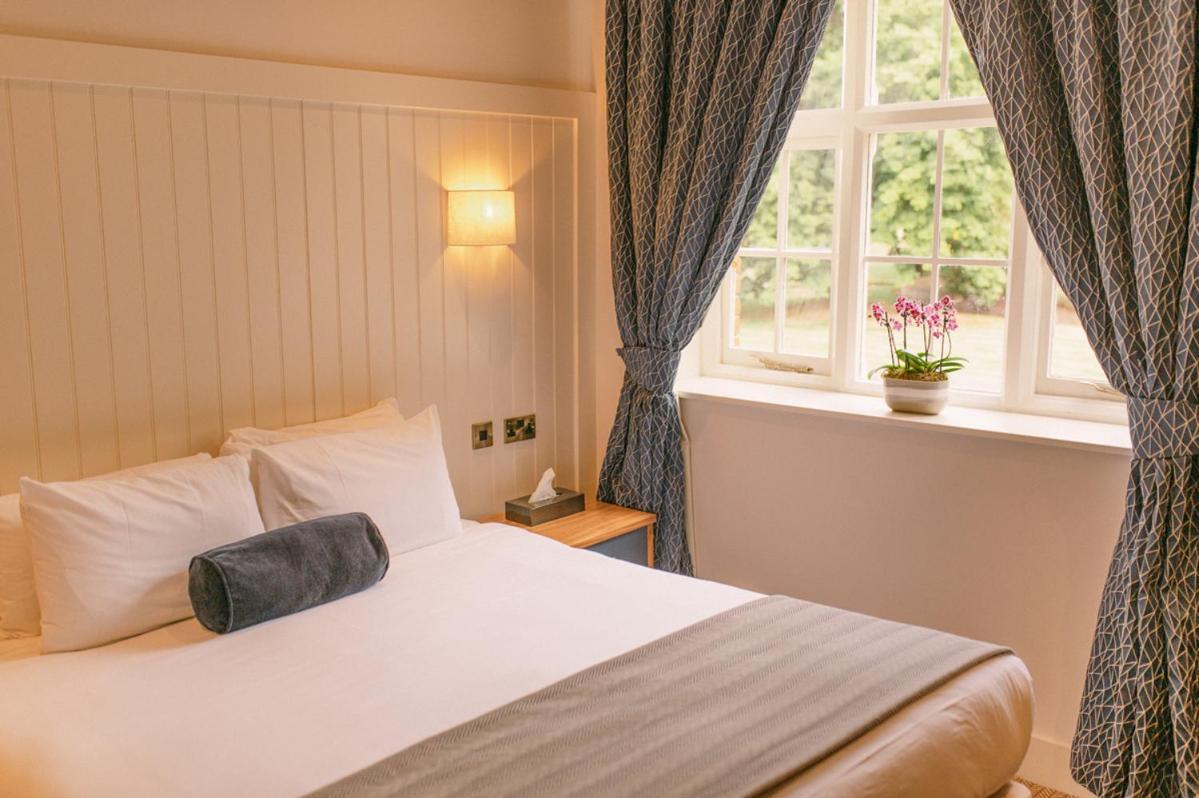 The Elvetham Hotel Hartley Wintney Extérieur photo