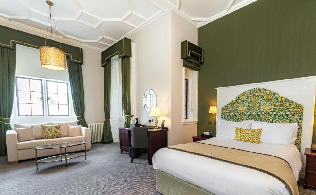 The Elvetham Hotel Hartley Wintney Extérieur photo